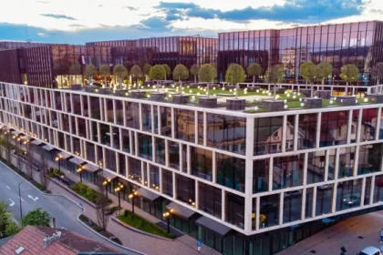 FOTO: Gigantul american Amazon s-a mutat în aprilie 2023 în birourile Palas Campus de pe str. Sf. Andrei