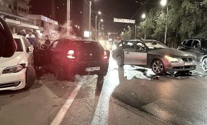 FOTO: Au fost implicate un BMW cu numere de Iași, unul de Suceava și un altul condus de către un șofer din Botoșani